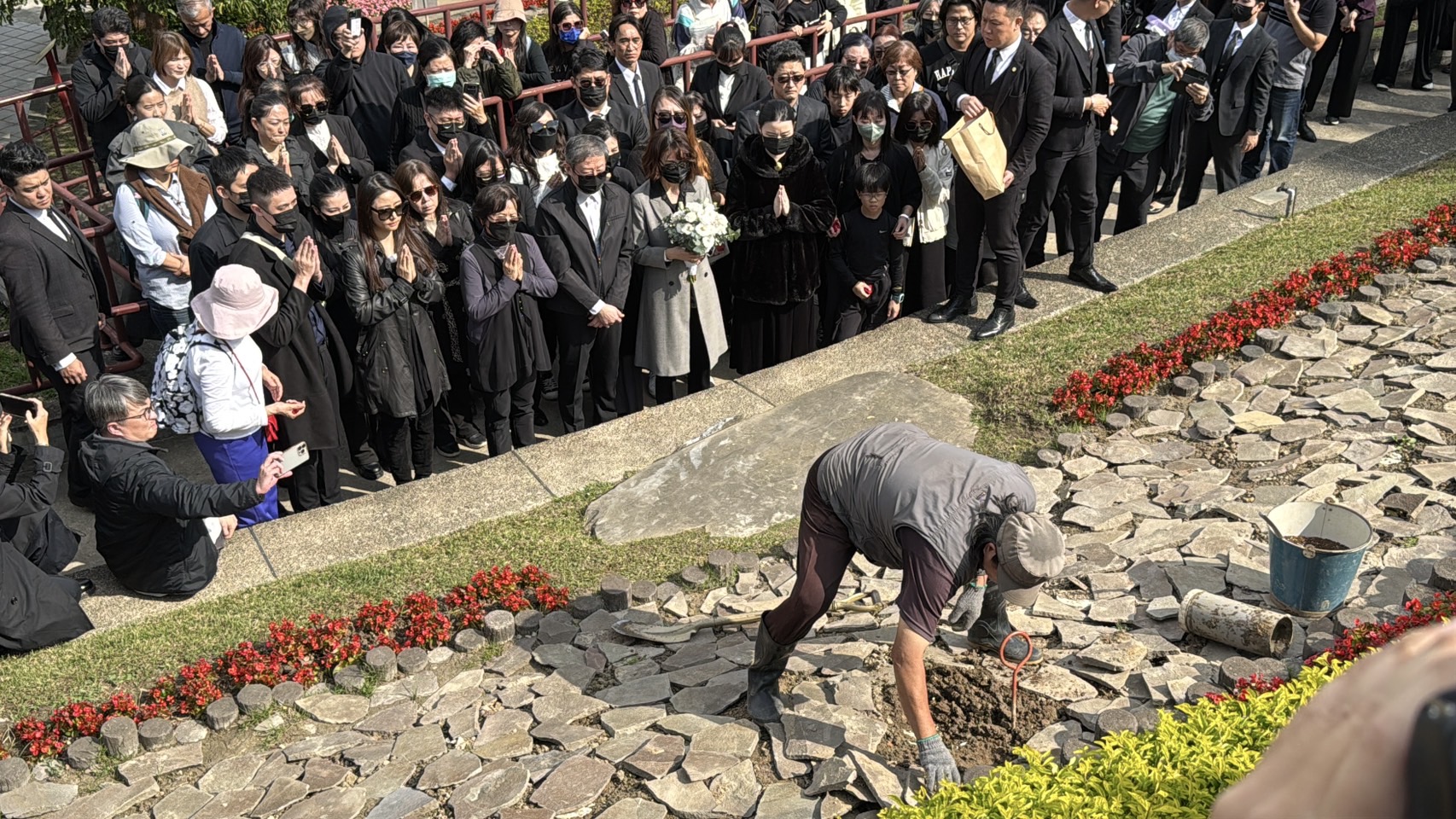 瓊瑤選擇花葬。（圖／記者陳明中攝）