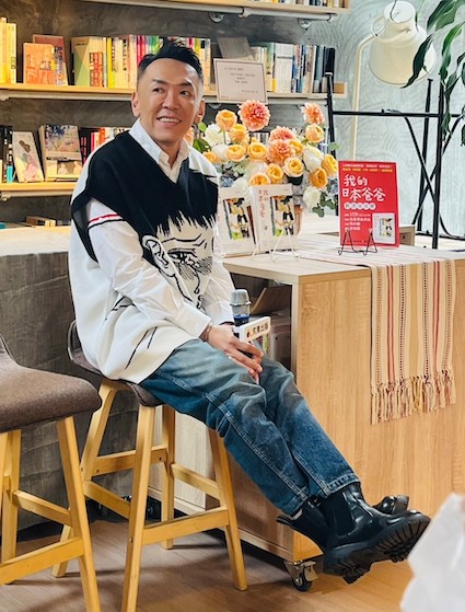 吳小帽是資深媒體人，訪過無數大咖。（圖／究竟出版社提供）