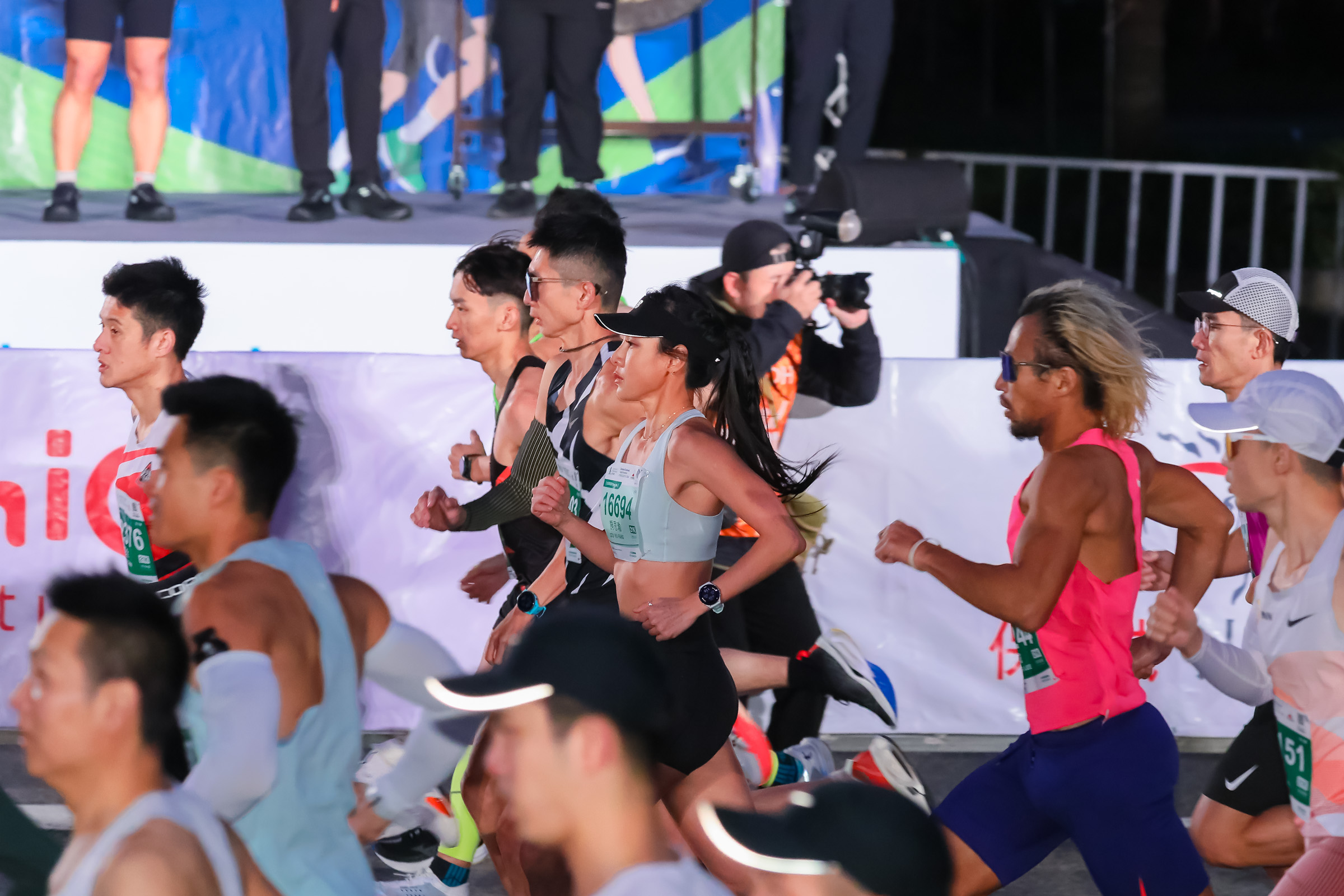 房思瑜（中）首次跑半馬就突破字的目標，讓她信心滿滿。（圖／渣打馬提供）