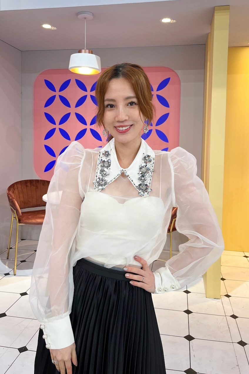 愛雅分享老公暖心行為，感動淚灑攝影棚。（圖／緯來綜合台提供提供）