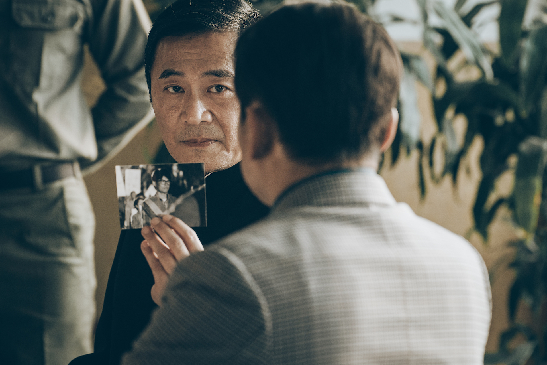 湯志偉演警總官員放膽使壞。（圖／公視台語台提供）