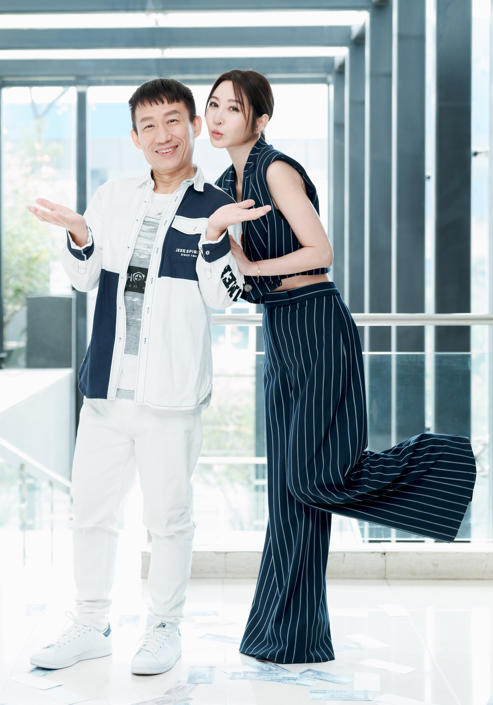 郭子乾（左）與曾莞婷搭擋演「省錢夫妻」。（圖／瀚草文創提供）