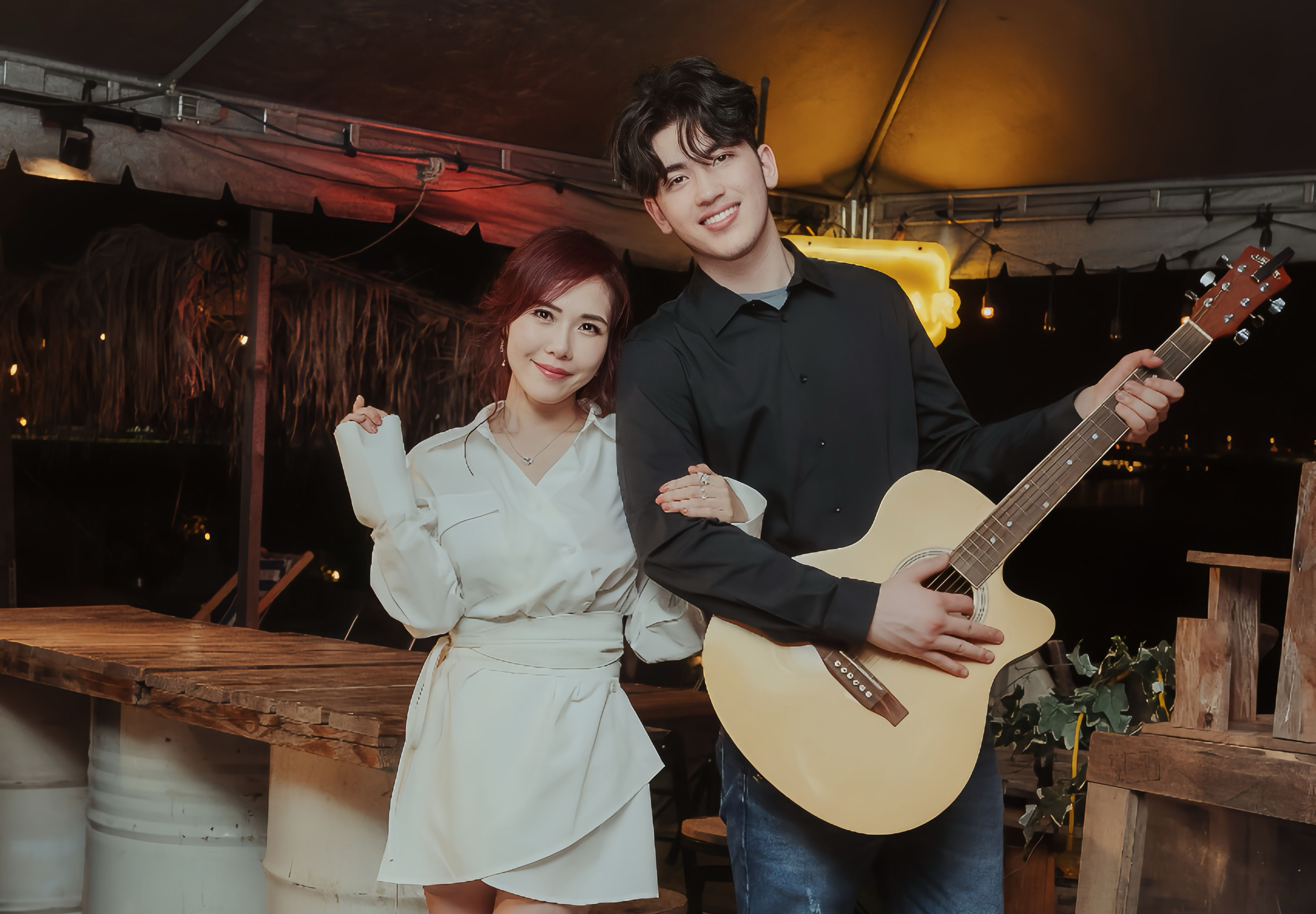 年僅22歲的大學生Tony為吳申梅新歌〈美麗的女人〉MV擔任男主角。（圖／放音樂提供）
