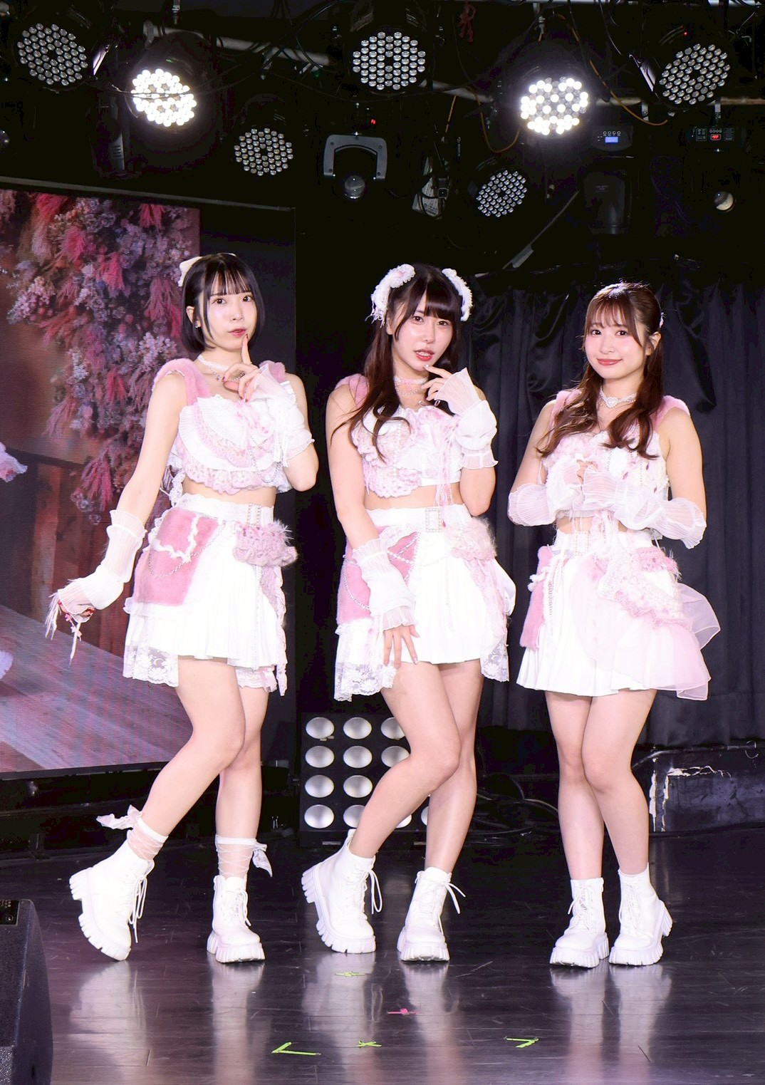 SORRY.IDOL來台演出小秀中文，萌喊「我愛你」。(圖／許方正攝)