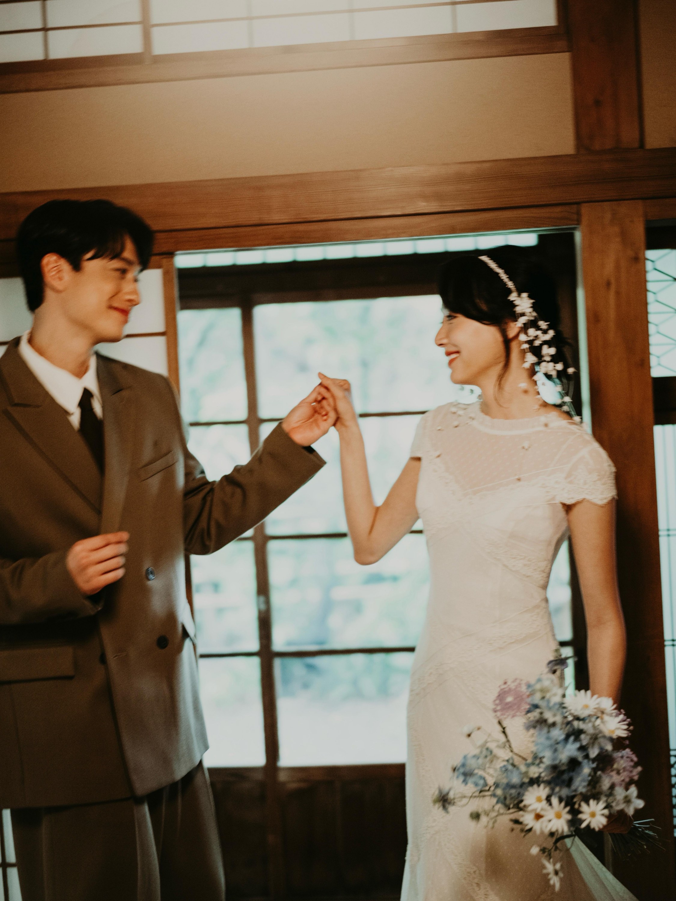 兩人婚紗照呈現兩人最真實、舒服的狀態。（圖／MOM production limited 提供）