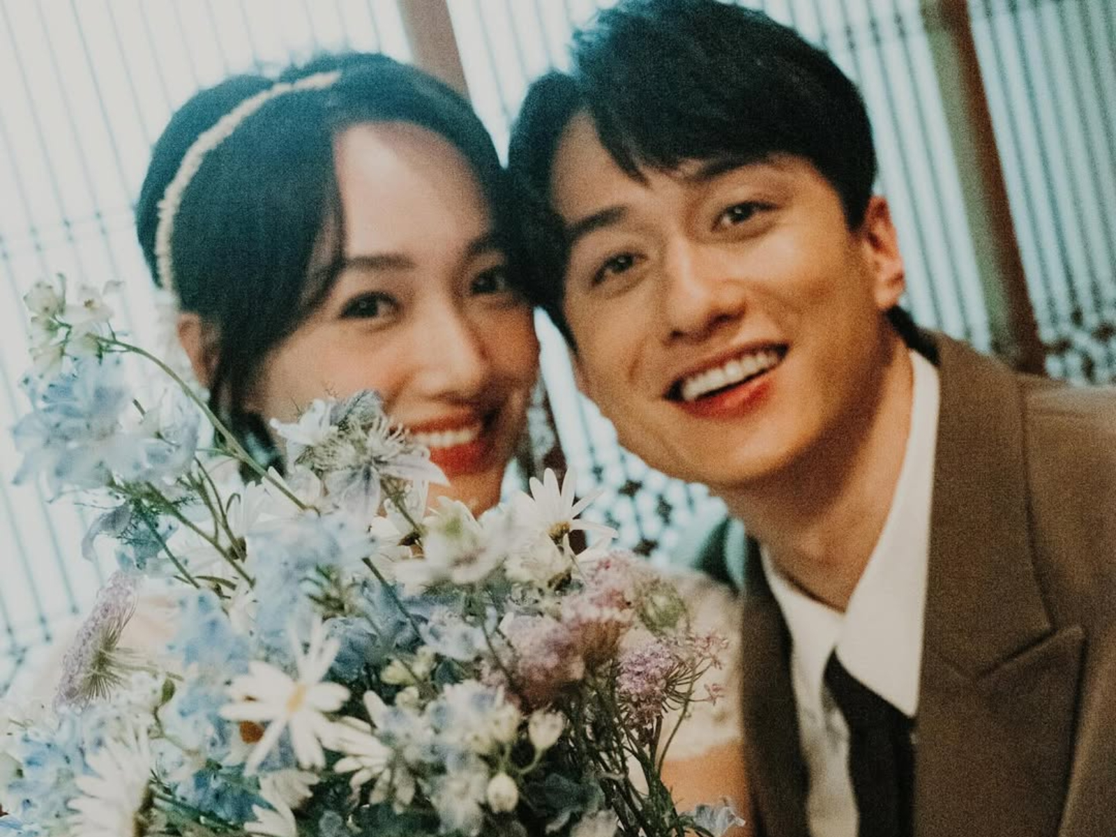 劉俊謙(右)與蔡思韵宣布結婚。(圖/翻攝劉俊謙IG)