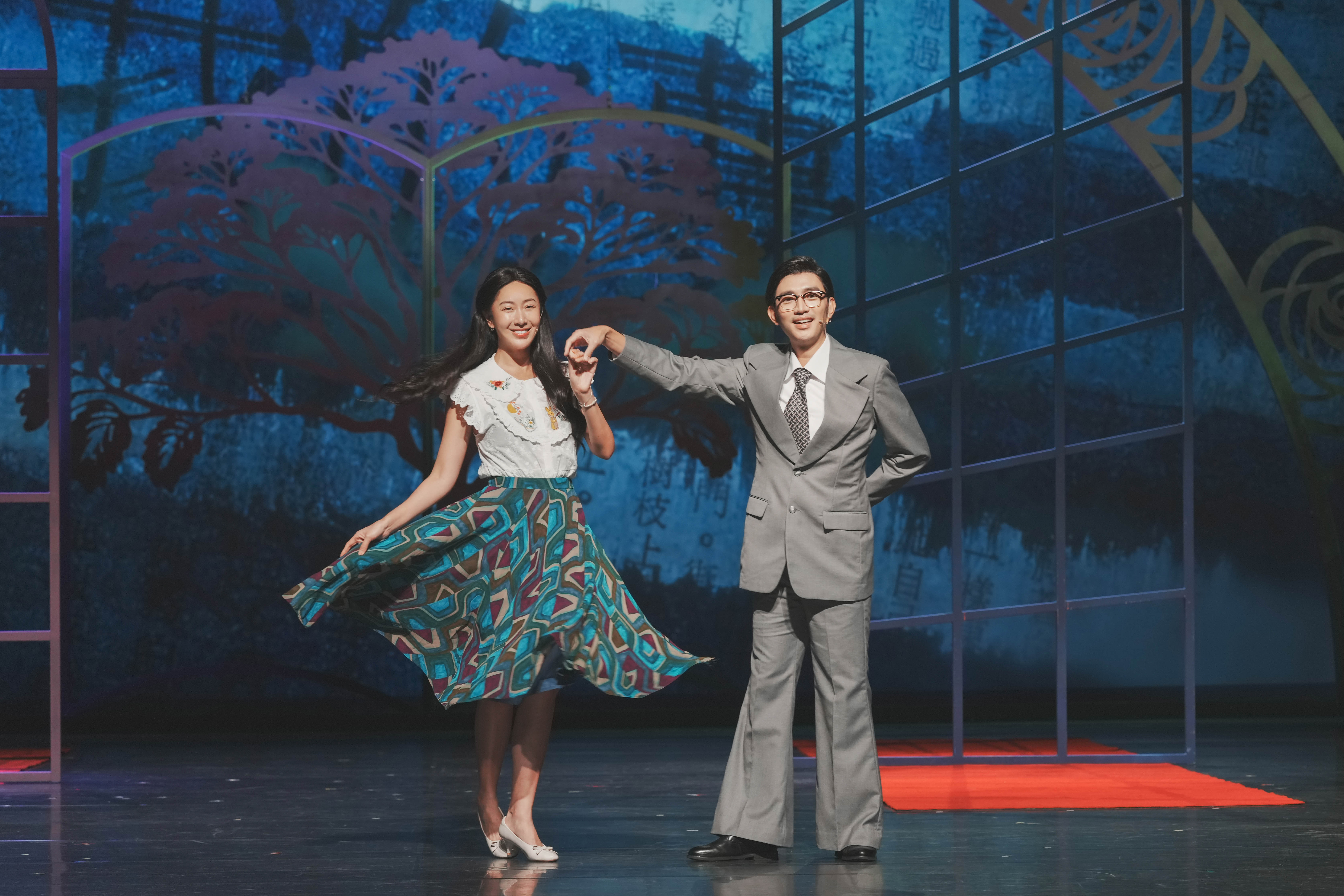 隋棠(左)、曾少宗主演舞台劇《你的故事我的夢》。(圖/寬宏藝術提供)