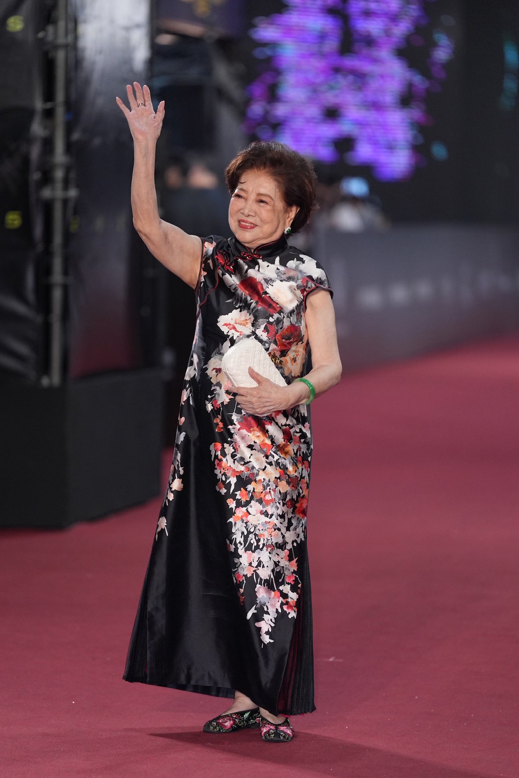 陳淑芳和影迷揮手。（圖／記者陳明中攝）