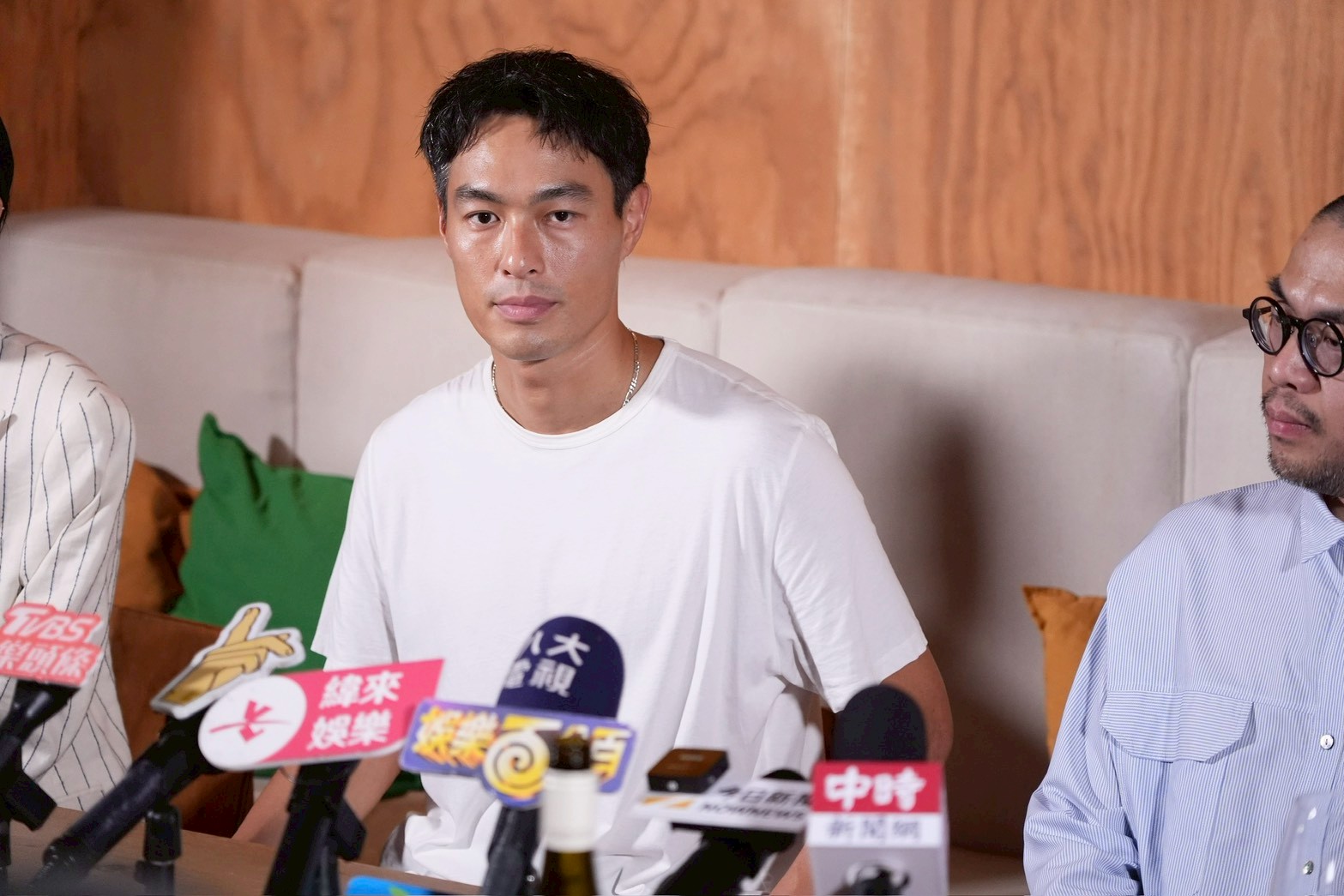 楊祐寧忙著替父親籌辦感恩追思會,有些消瘦。(圖/記者許方正攝)