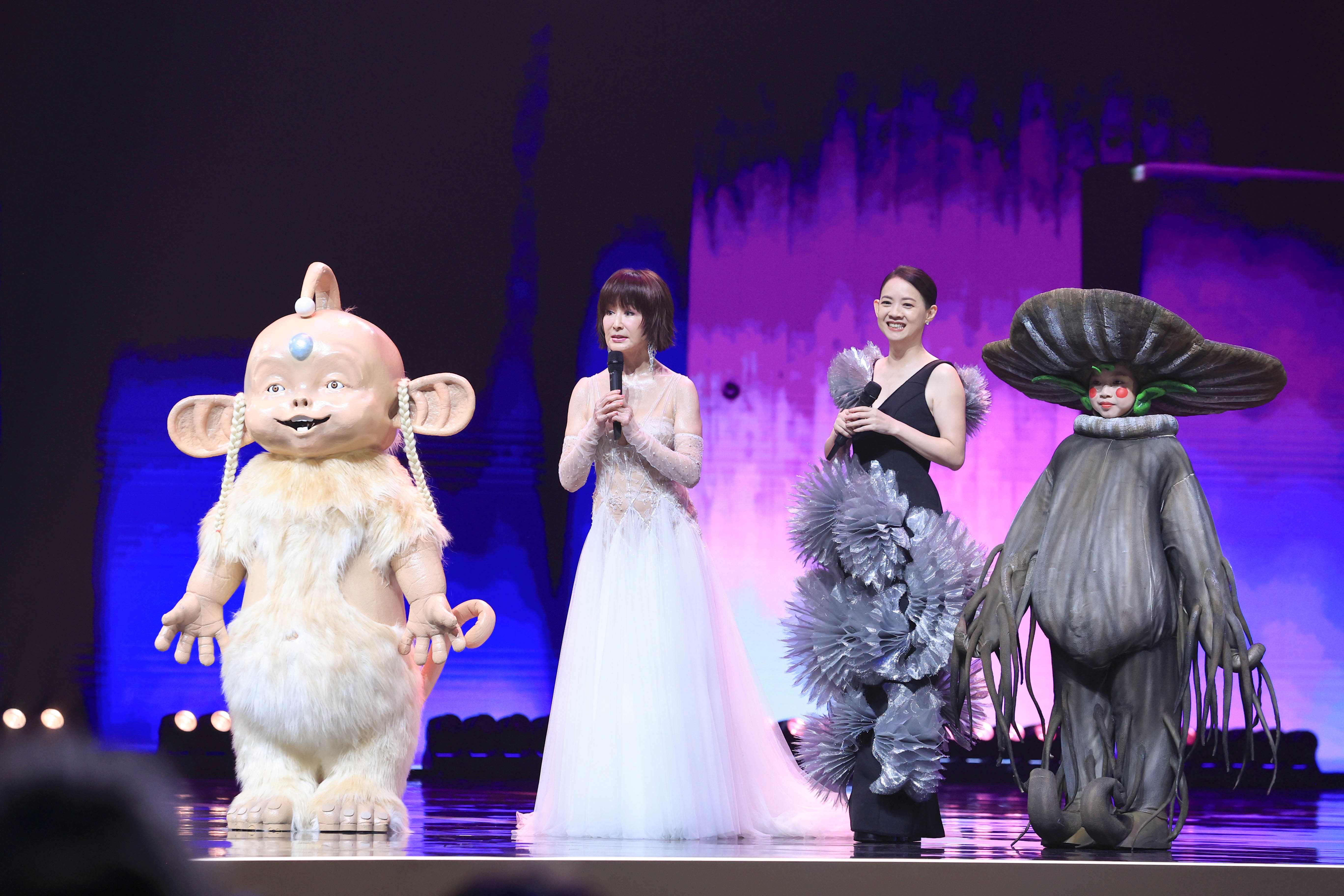 潘迎紫出場頒獎,F35-54觀眾群收視破5更高達5.02。(圖/三立提供)