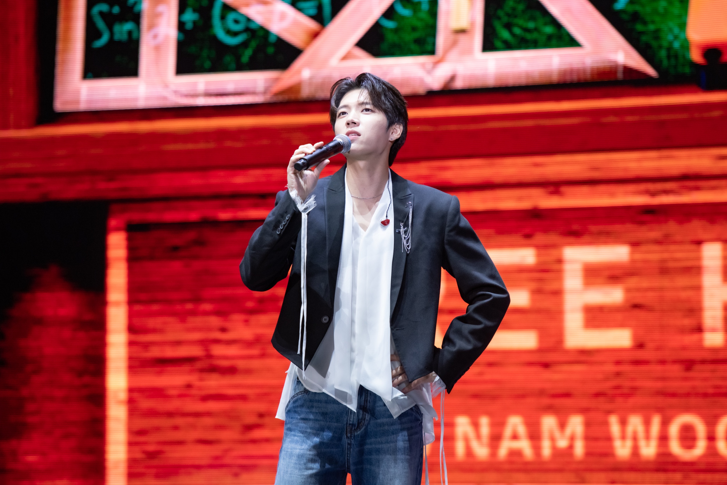 INFINITE 主唱南優賢在台開唱,化身「南優賢老師」。(圖/D-SHOW提供)