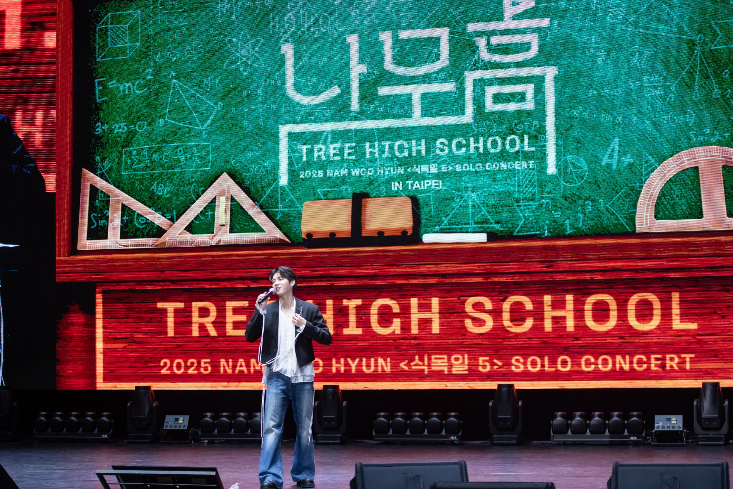 INFINITE 主唱南優賢演唱會以「樹木高中」為主題。(圖/D-SHOW提供)