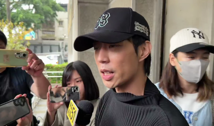 小杰涉逃兵35萬交保　現身道歉稱：年輕做錯的事