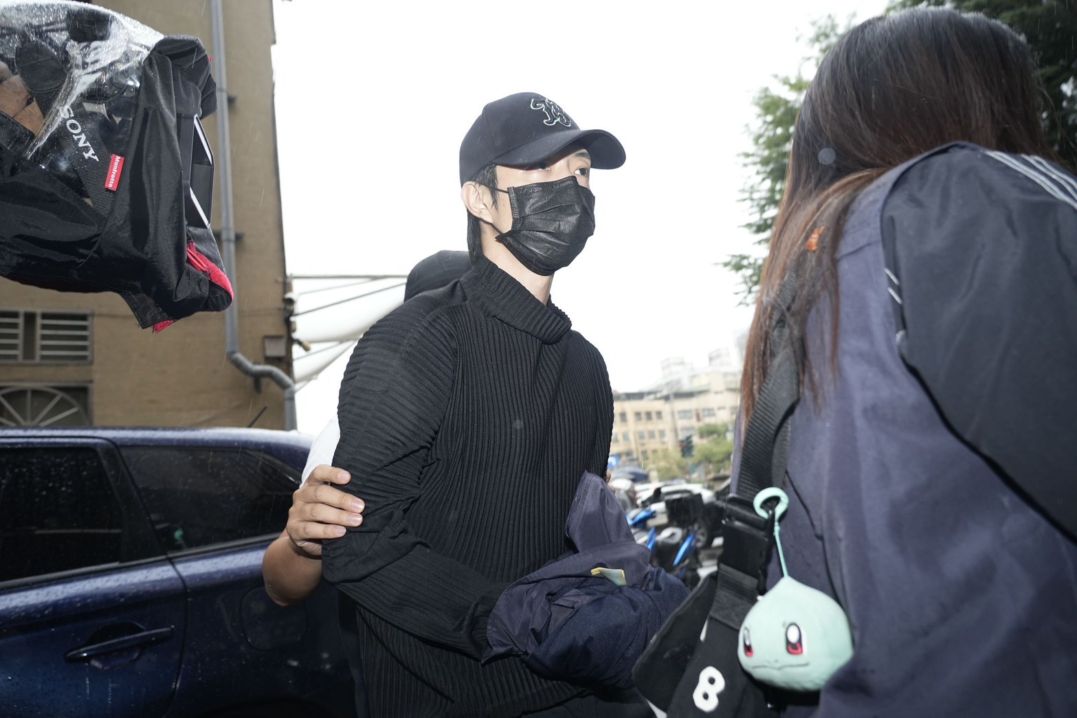 小杰昨天因閃兵案被逮。（圖／記者王人傑攝）