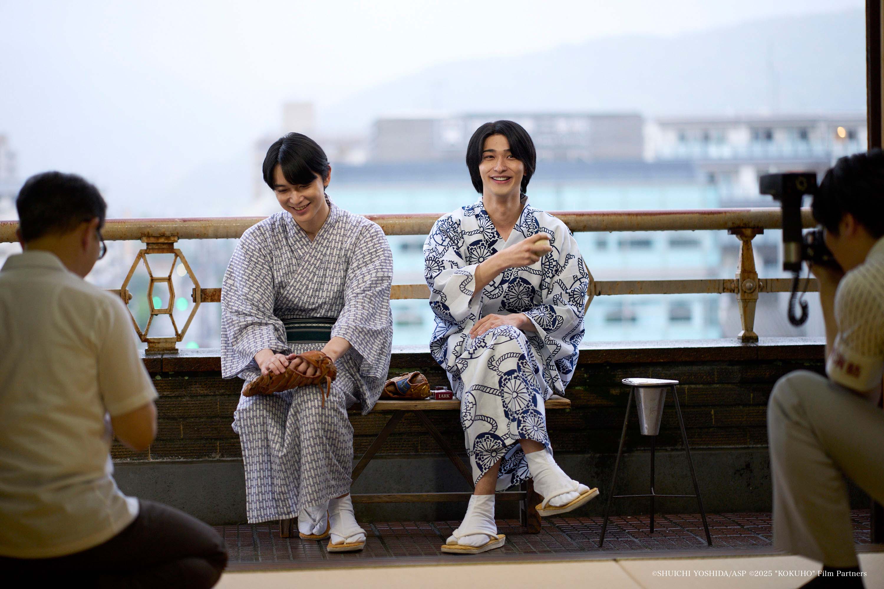 吉澤亮（左）、橫濱流星在《國寶》中，關係亦敵亦友，彼此互相鼓勵也是人生最大的對手。（圖／傳影提供）