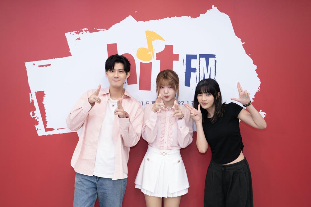 Seo EVE(中)與李玉璽(左)作客木木節目。(圖/Hit Fm聯播網提供)