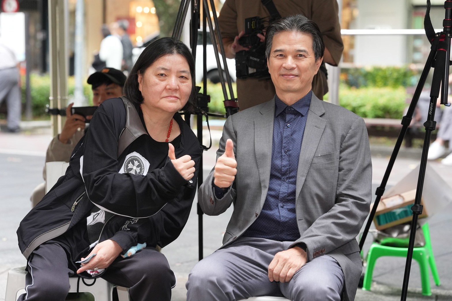 邱瓈寬(左)誇李興文越來越會講話。(圖/記者王人傑攝)