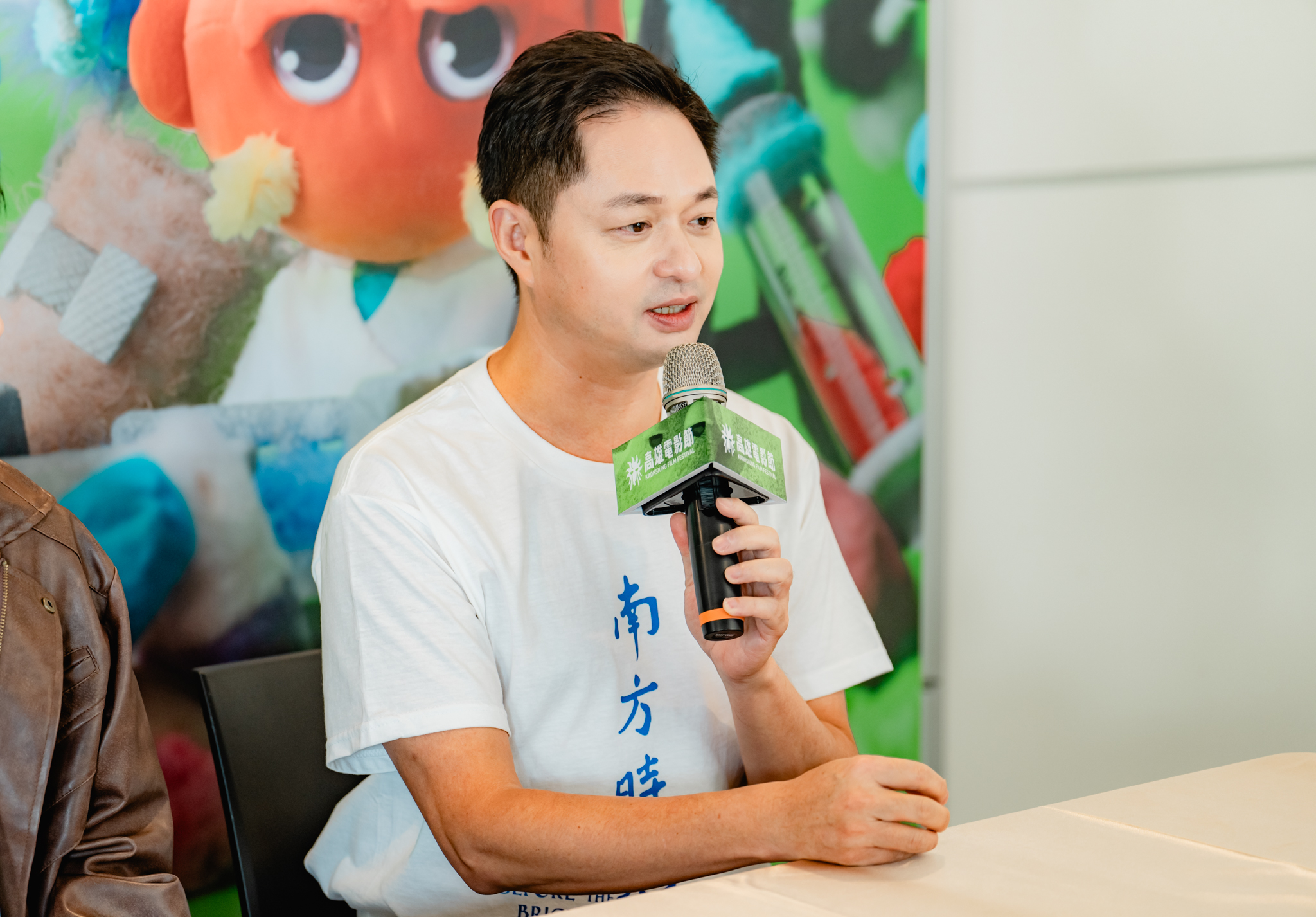跟吳慷仁互毆下手沒留情  金馬導演鄭有傑驚吐:所以他離開台灣嗎