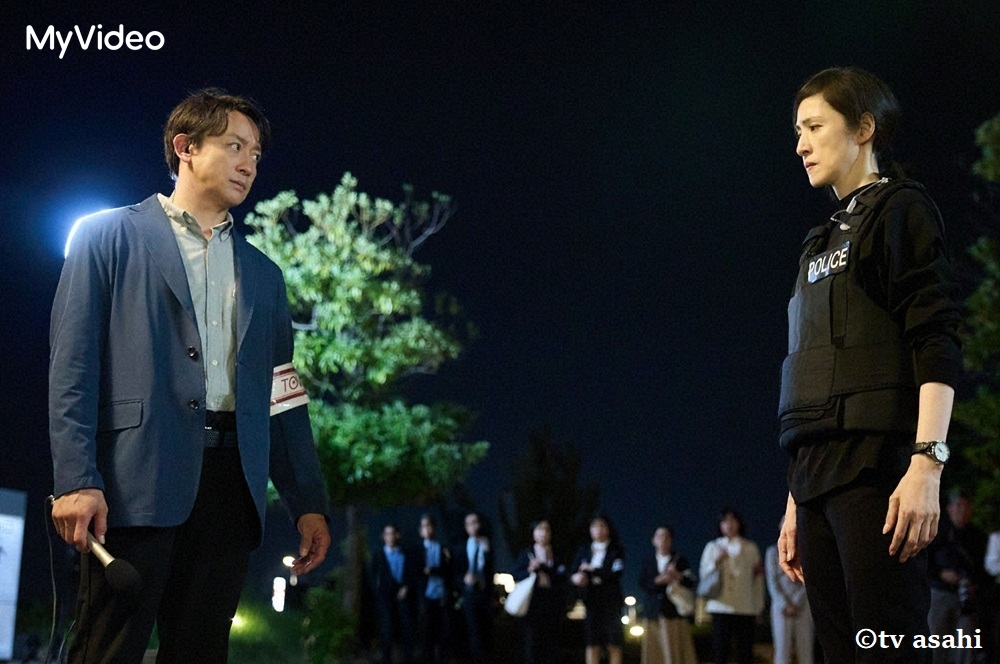 天海祐希(右)與山本耕史(左)在《女王偵訊室2025》首集就有激烈衝突。(圖/台灣大哥大MyVide