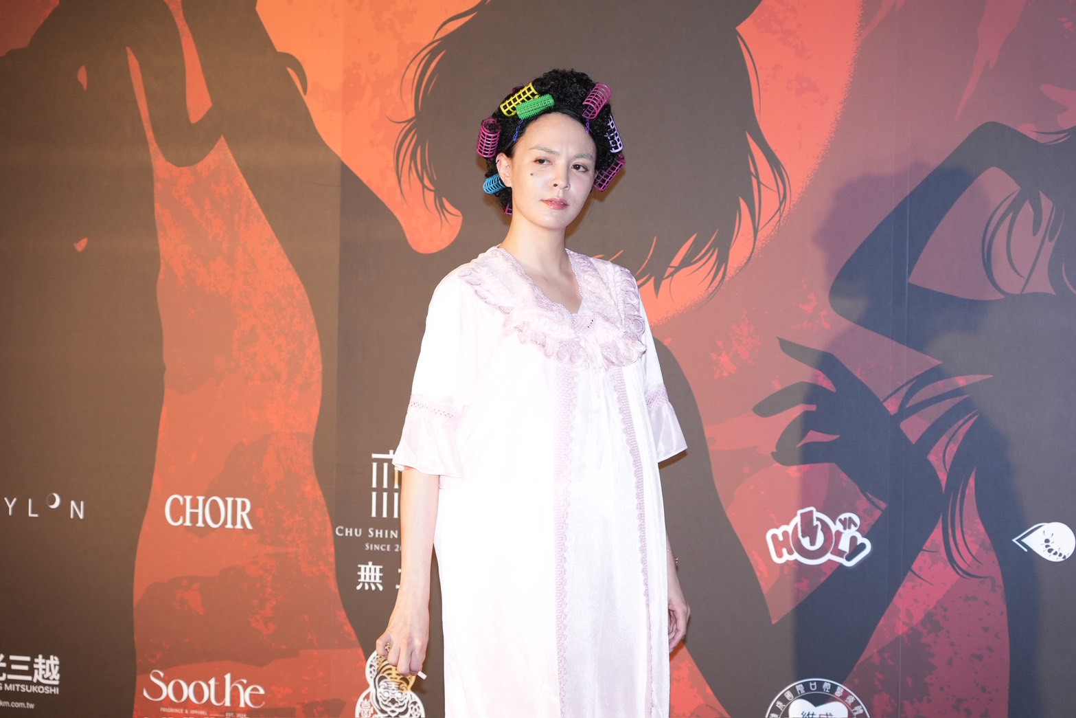 萬聖節來了!張榕容扮包租婆沒包袱 王心恬成超夯《獵魔女團》