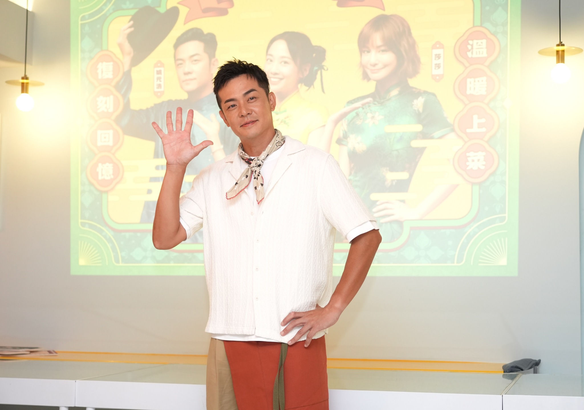 姚元浩今梳化了3小時。（圖／記者陳明中攝）