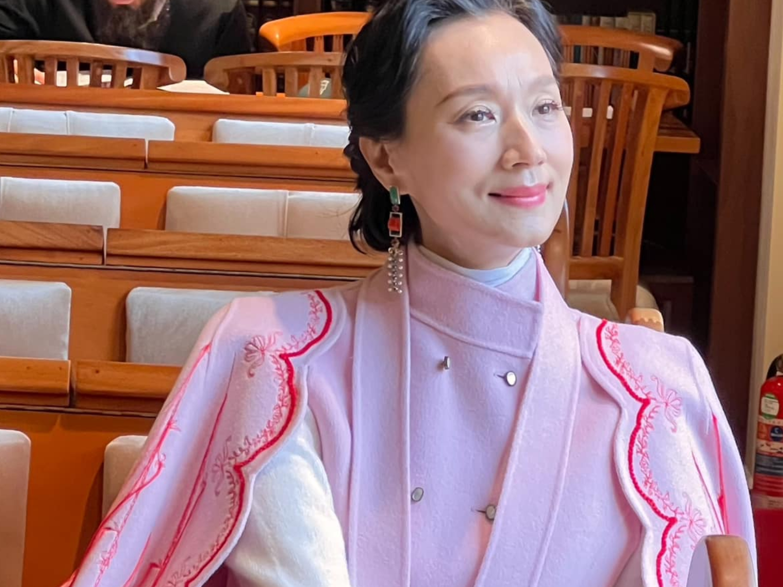 59歲坣娜傳病逝後粉專突發文 友曝每年固定行程卻等不到她