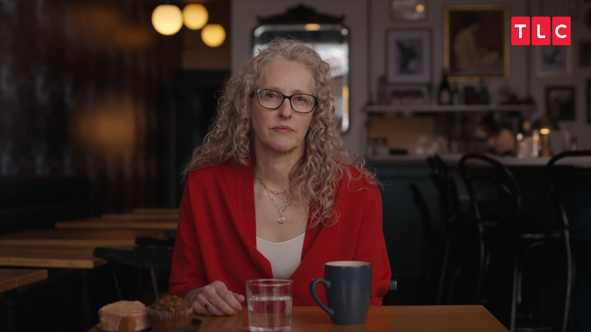 當年主辦此案的聯邦調查局人員 Denise Farmer 以退休身分回顧事件細節。(圖/TLC提供)