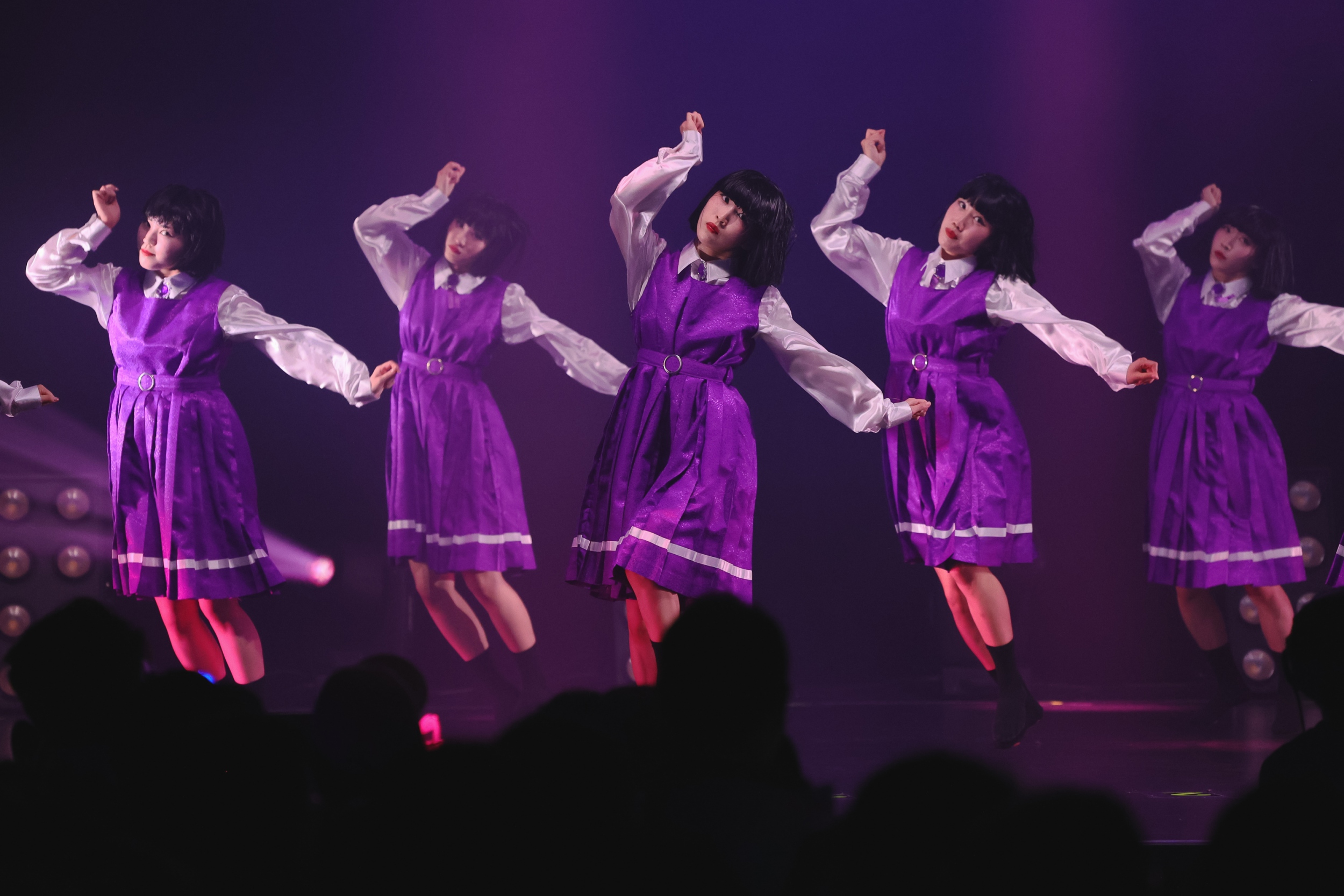 Avantgardey來台演出,挑戰台灣料理麻辣鴨血、臭豆腐。(圖/B’in Live Entertainment提供)