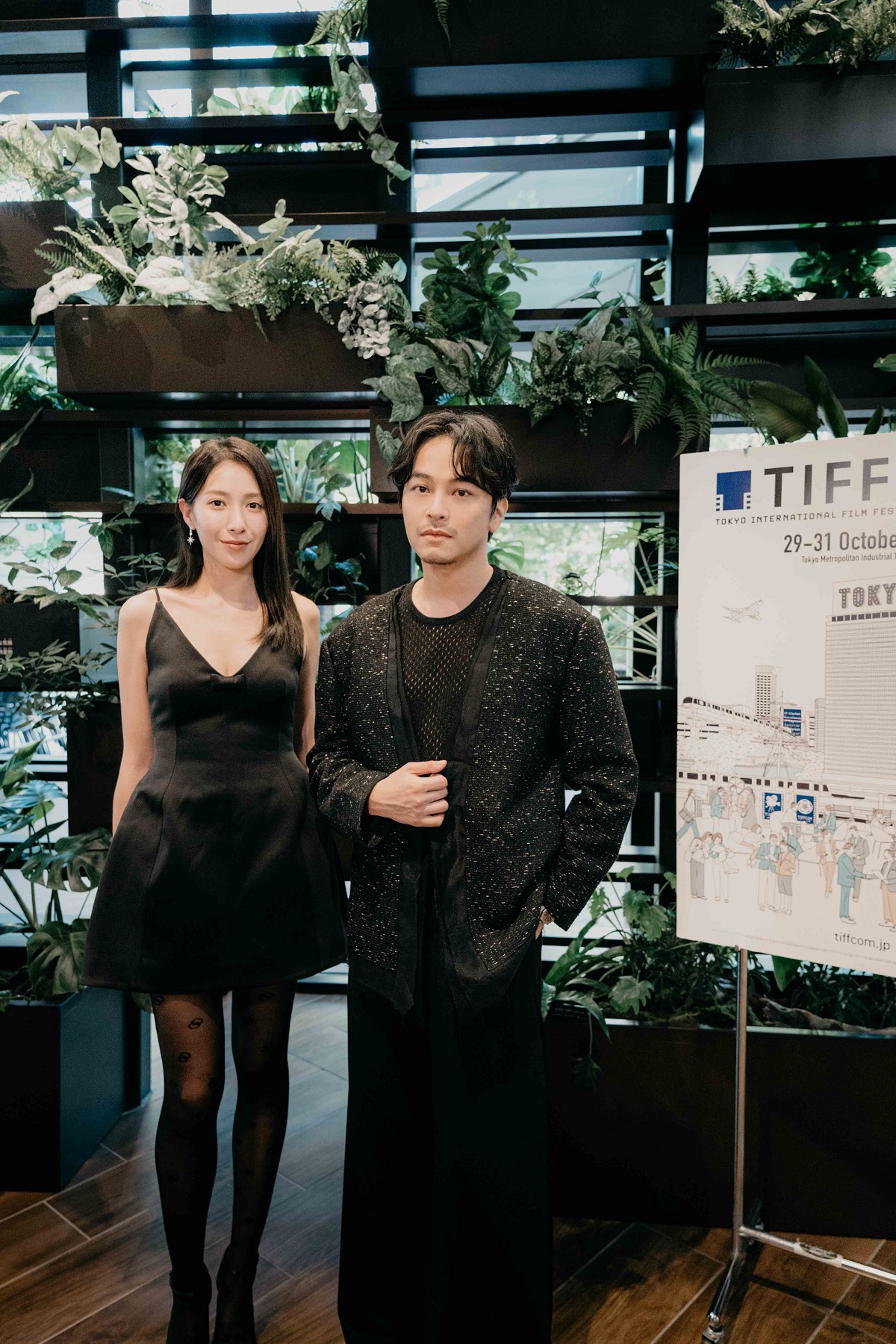 楊晴(左)、楊銘威攜手出席東京國際電影節影視節目展。(圖/TVBS提供)