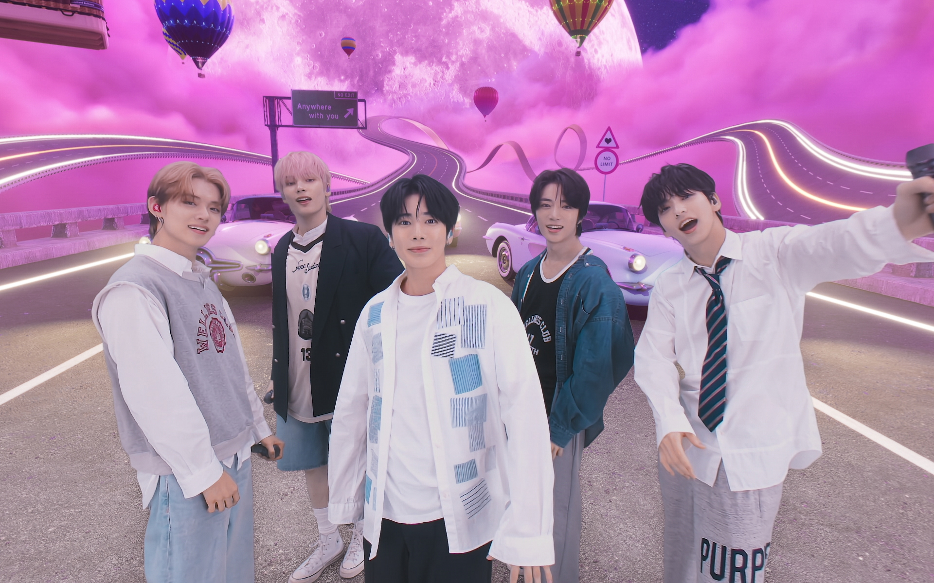 TXT成為全球第一個推出兩部VR演唱會作品的K-pop團體。(圖/威秀提供)