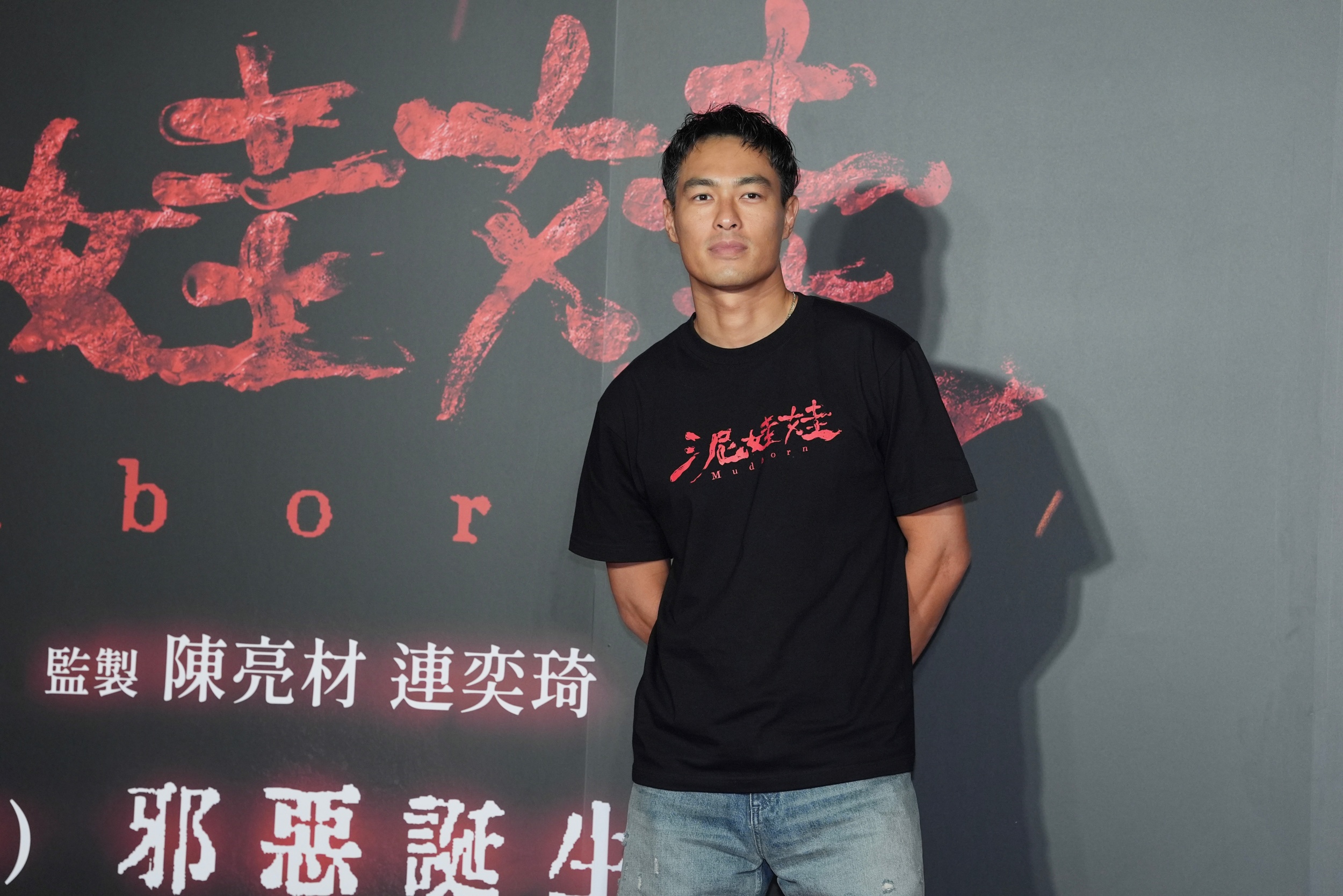 楊祐寧準備《泥娃娃》電影票，送給月子中心的護理師。（圖／陳明中攝）