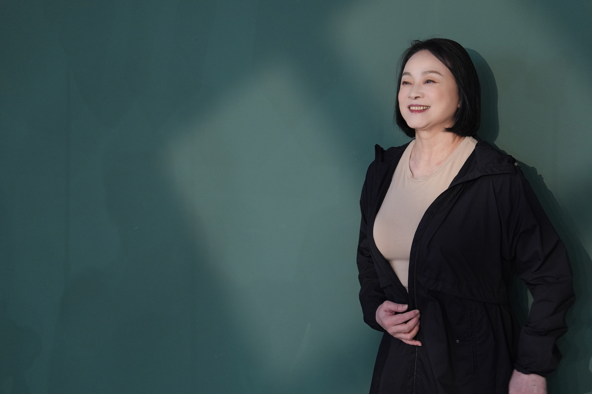 陸小芬劇中飾演的江柑守護著一個個受傷的靈魂與不安的孩子。(圖/記者許方正攝)