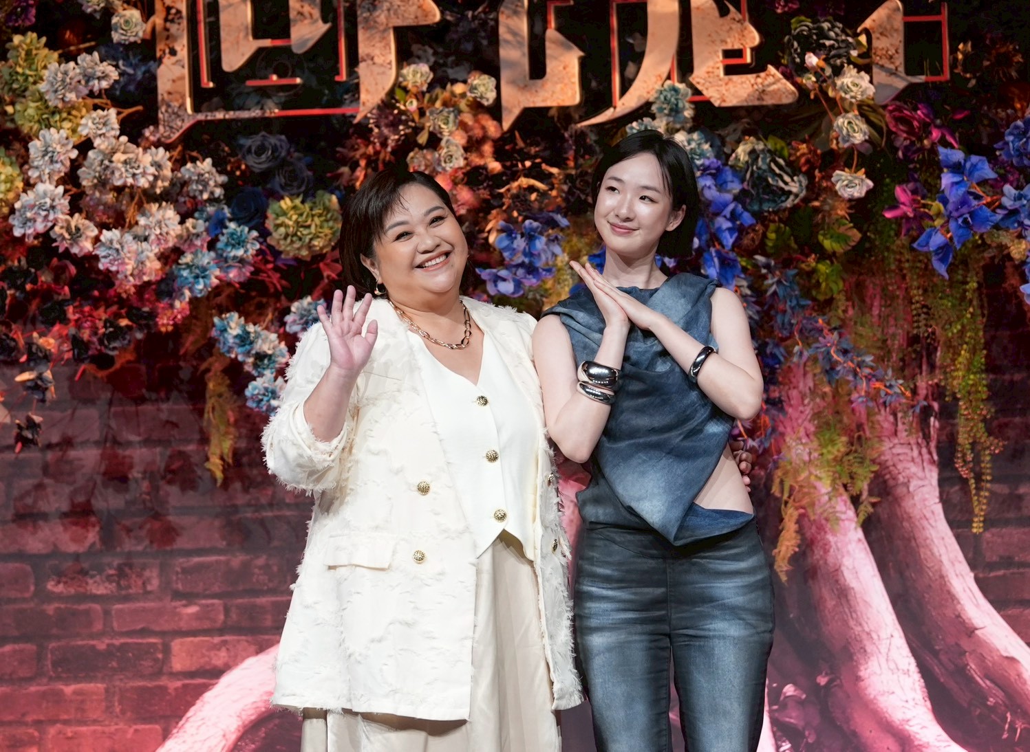 鍾欣凌（左）和劉主平飾演母女。（圖／記者陳明中攝）