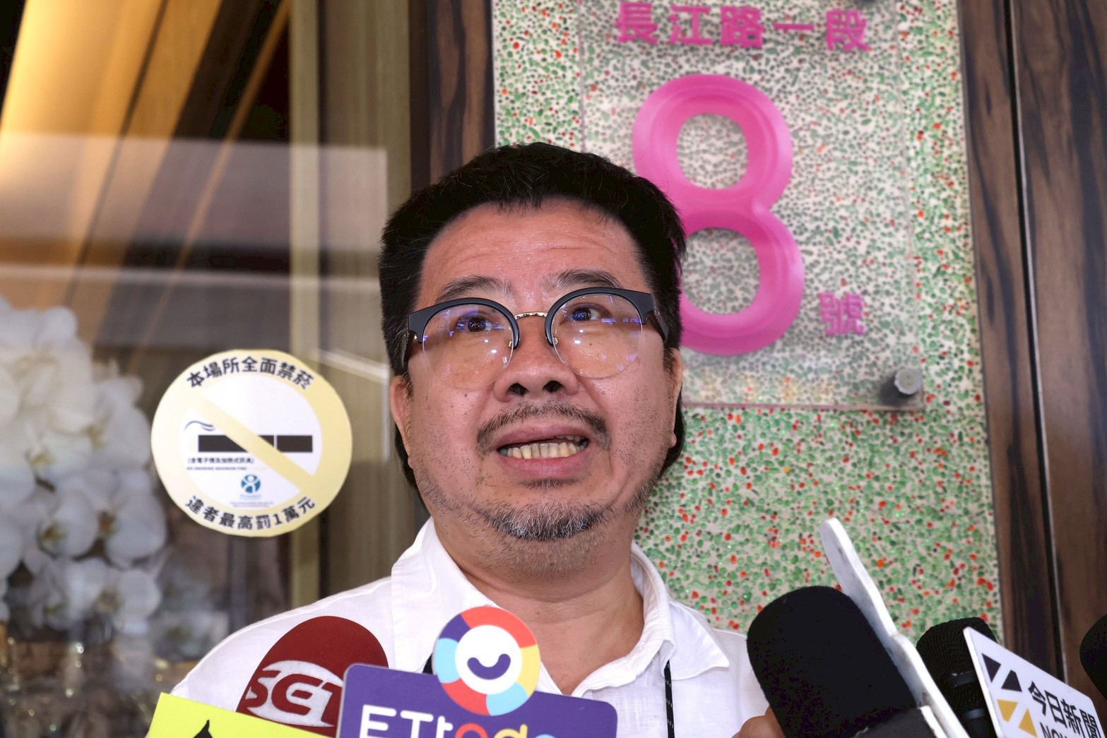 國家影視聽中心董事長褚明仁講到顏正國忍不住哽咽。（圖／王人傑攝）