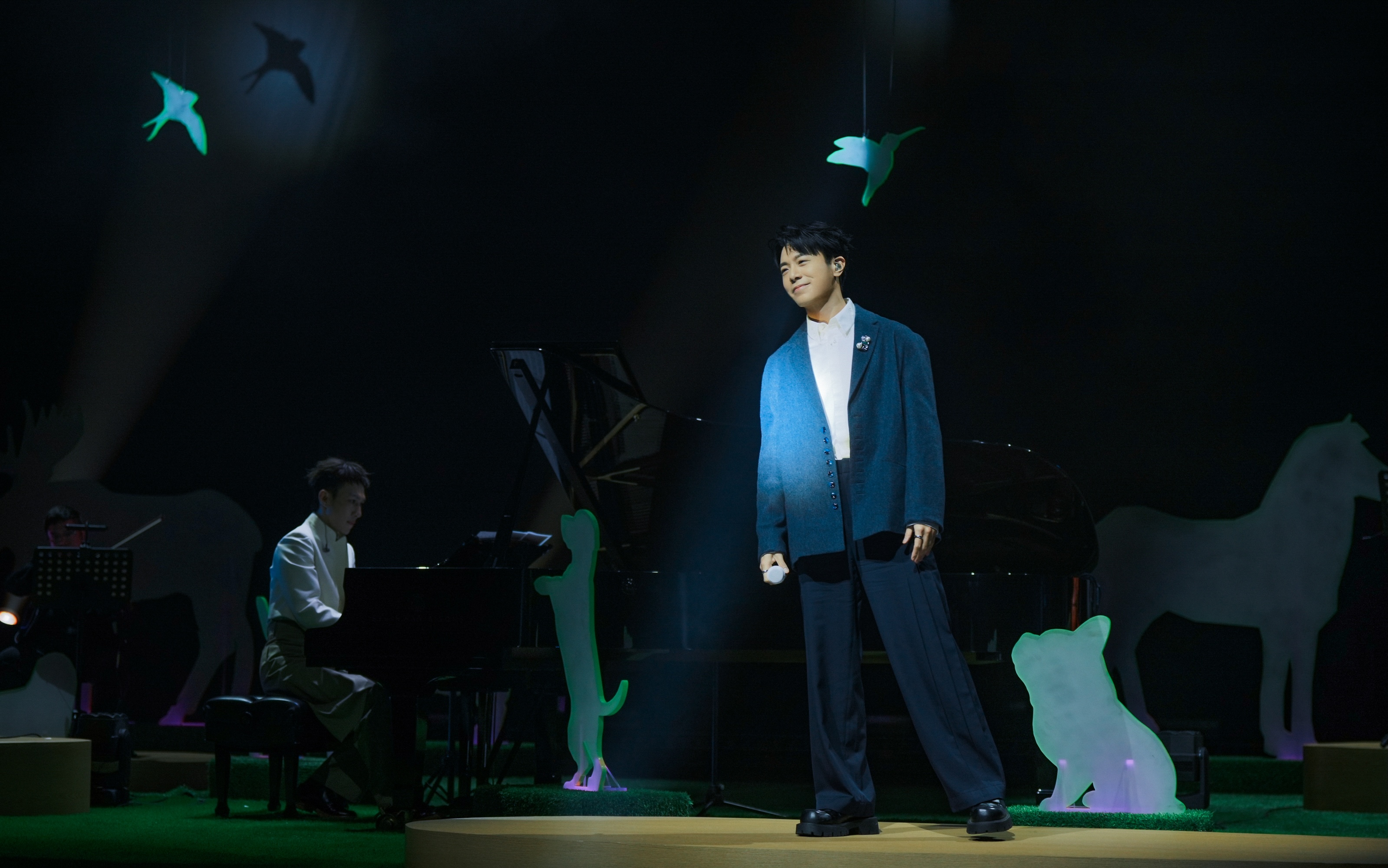 與阿龔組限定組合　韋禮安登台笑稱「偽青峰加偽家凱」