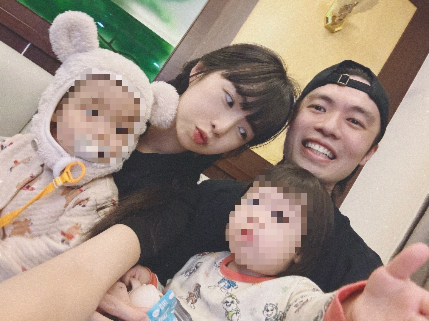 簡廷芮、賴冠儒結婚五年育有兩女。（圖／翻攝自簡廷芮臉書）