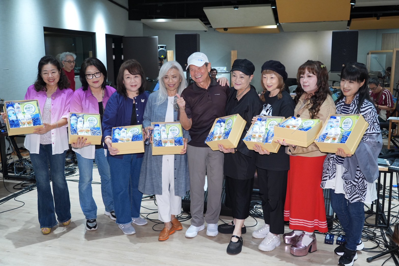 「八仙合韻」因吳楚楚（中）的號召回歸舞台。（圖／記者許方正攝）