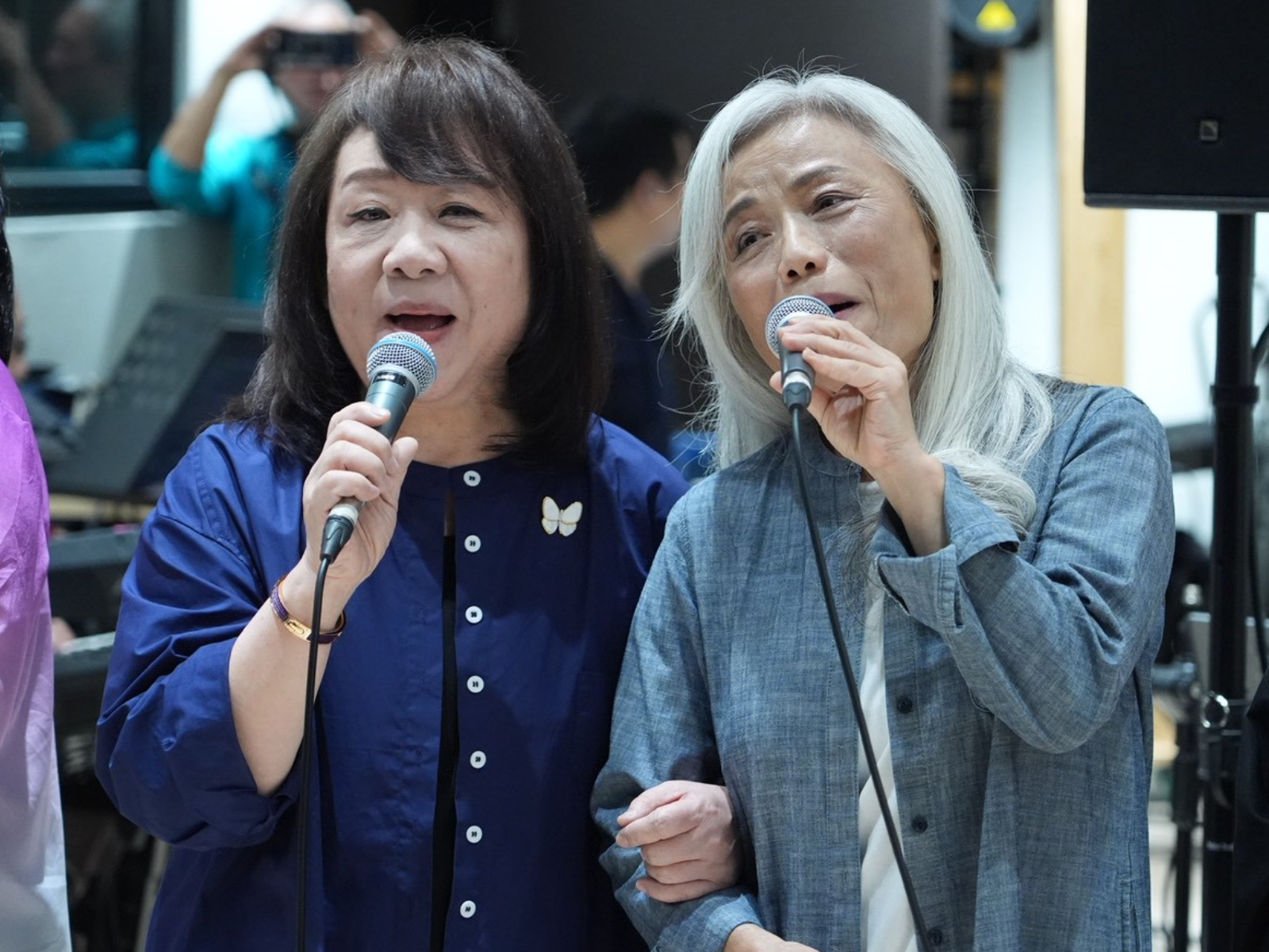 徐曉菁（左）、楊芳儀唱紅〈秋蟬〉。（圖／記者許方正攝）