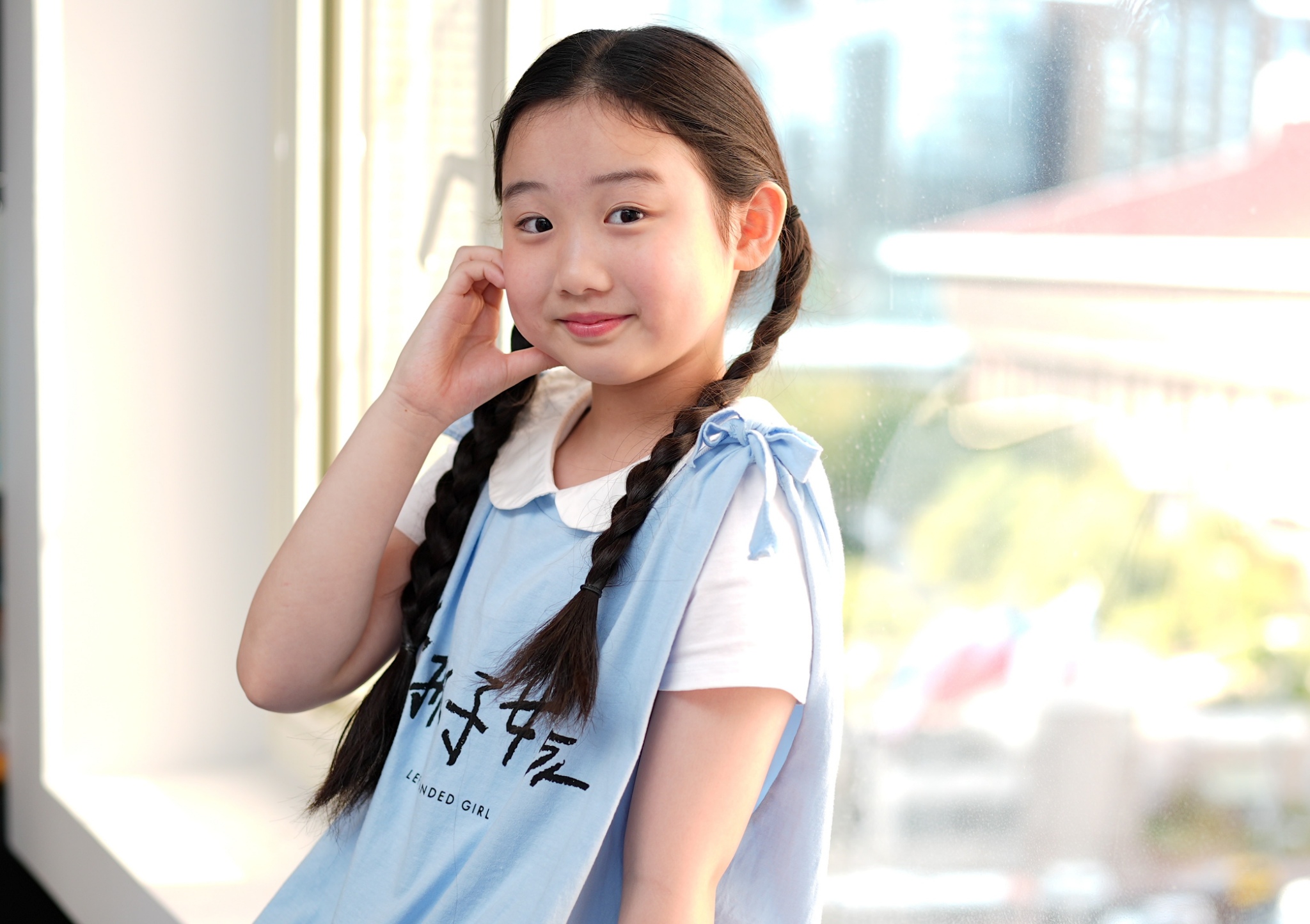 葉子綺在《左撇子女孩》飾演擁有「魔鬼手」的小女孩。(圖/陳明中攝)