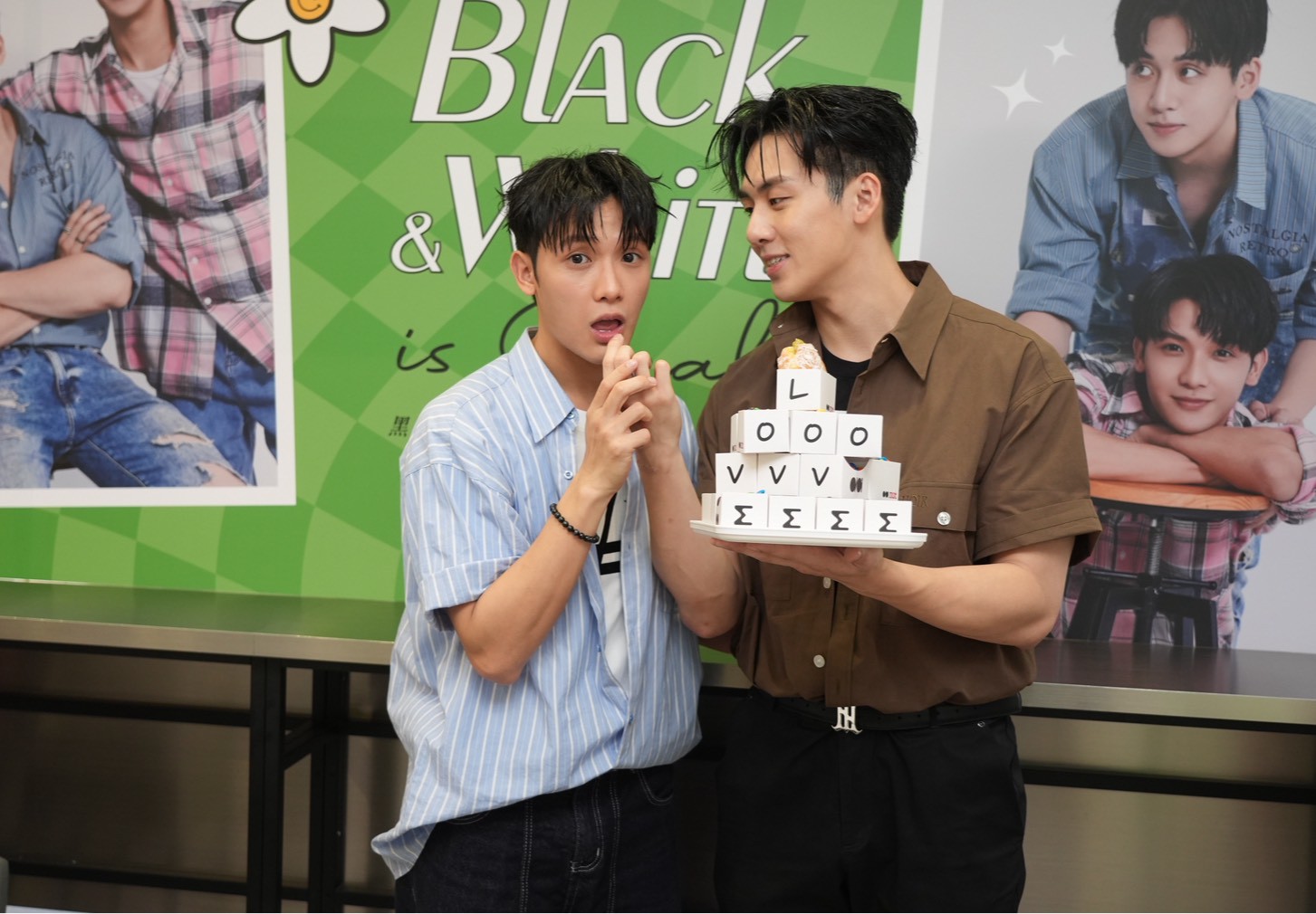 葛兆恩（右）和紀成澔演一對。（圖／記者陳明中攝）