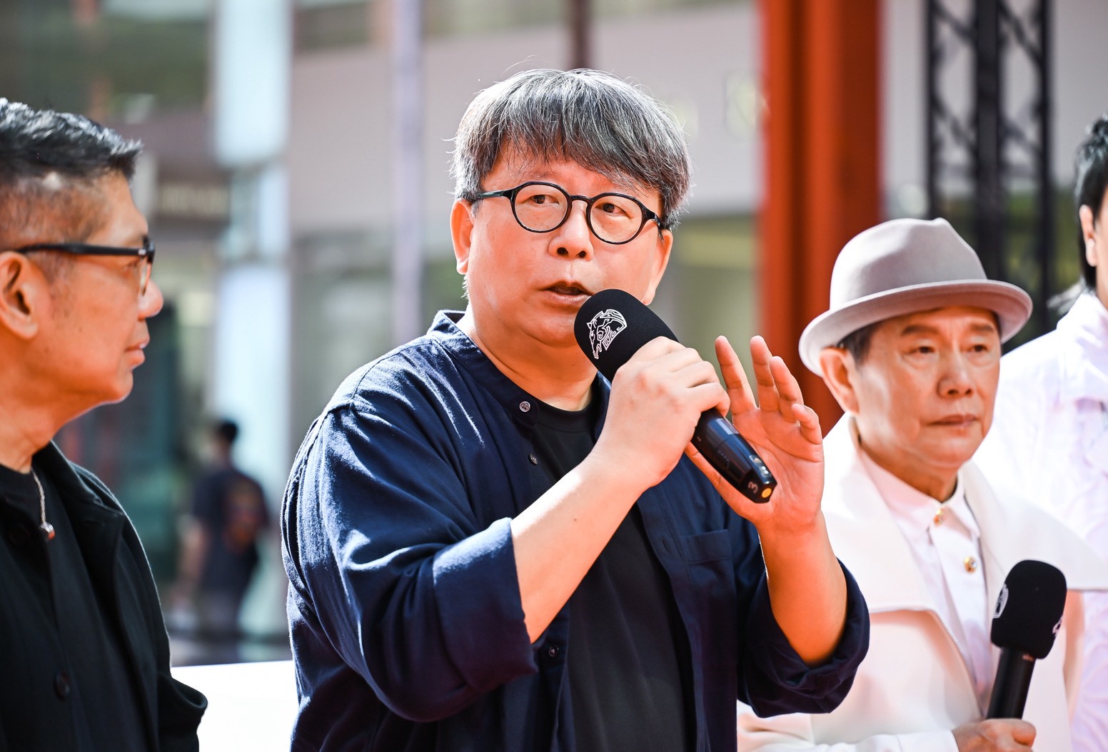 楊力州為拍《高雄有顆藍寶石》看了72集豬哥亮歌廳秀做功課。(圖/金馬執委會提供)