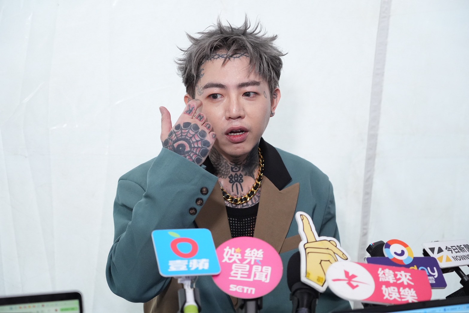 謝和弦第一時間已關心閃兵的好友陳零九。(圖/記者許方正攝)