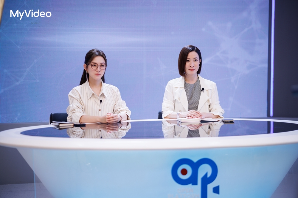 《新聞女王2》佘詩曼（右）企圖東山再起，投資加入王敏奕（左）成立的網路媒體。（圖／台灣大哥大MyVideo提供）