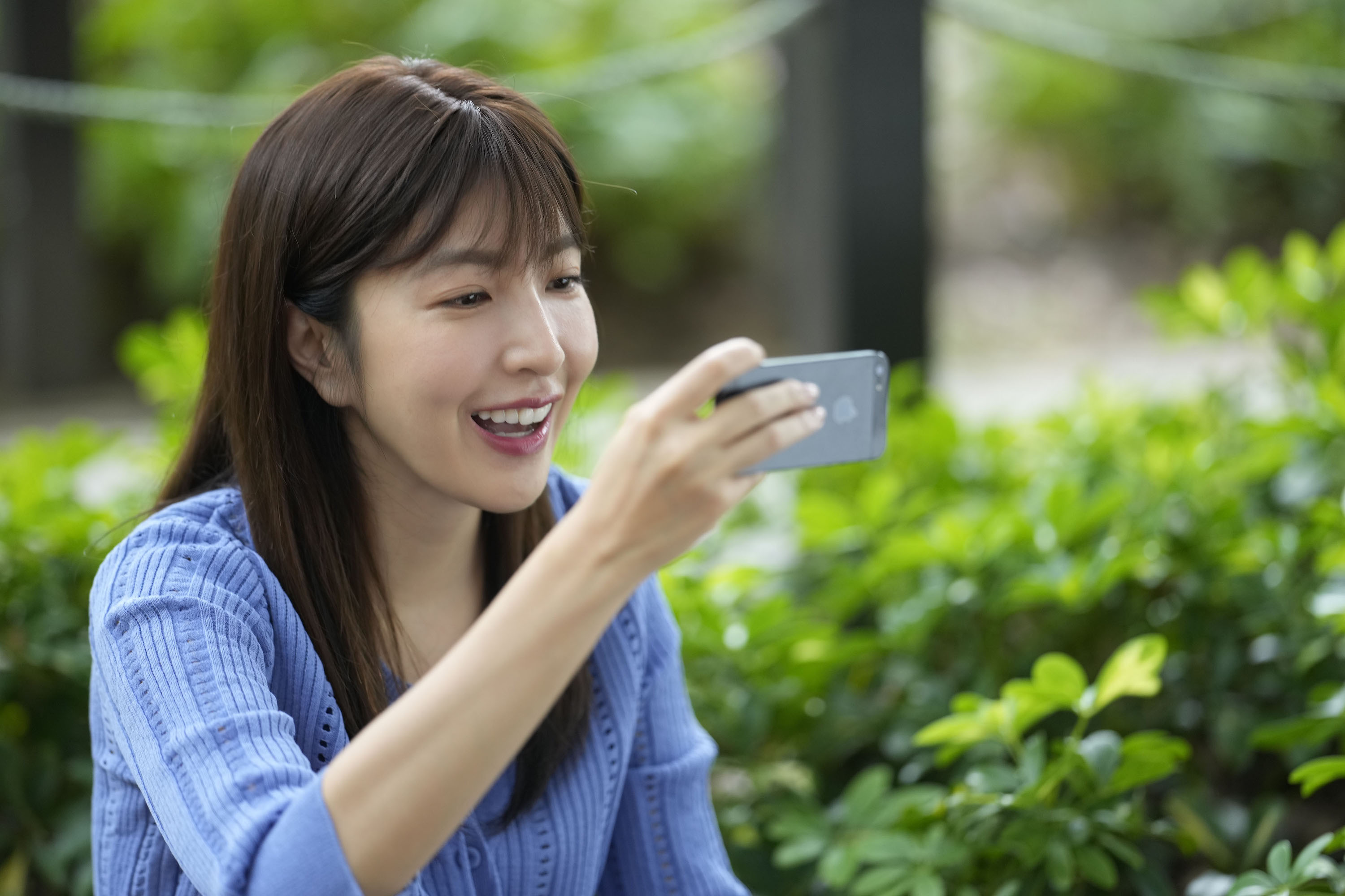 楊謹華在劇中因為記錄女兒生活而成為親子網紅。（圖／Hami Video提供）