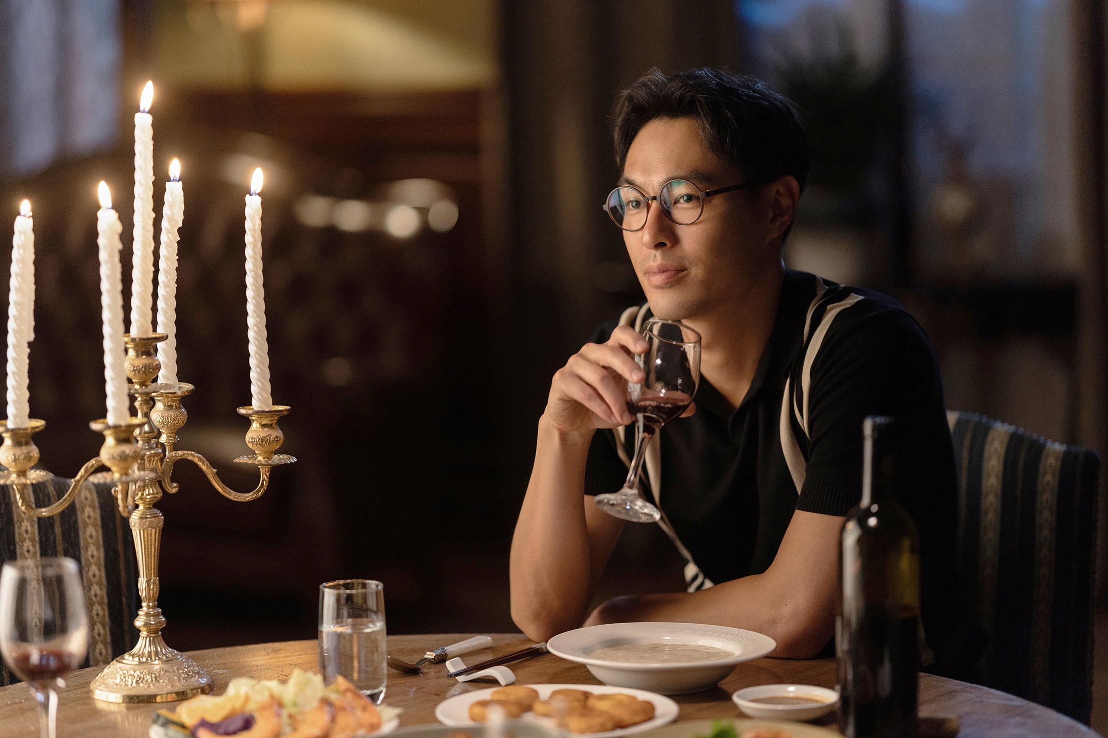 《灼灼韶華》劇情以1916年民國初年為背景,由楊祐寧、熱依扎主演。(圖/愛爾達提供)