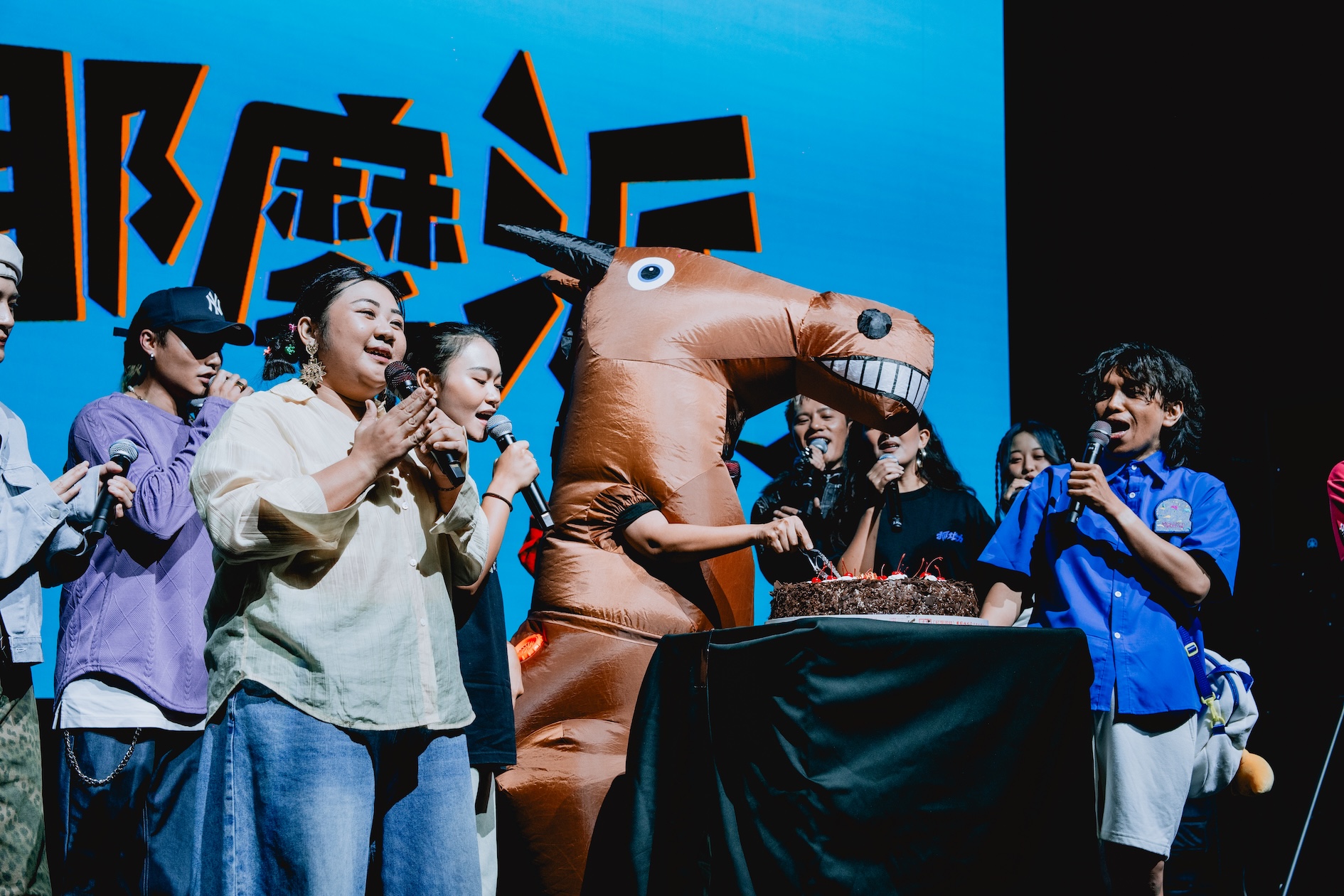 Super Junior太強了！阿爆帶原民大軍狂歡　才唱半場就虛累累