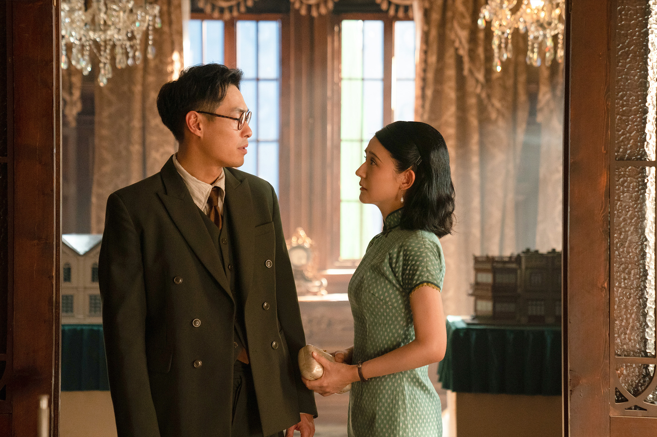 楊祐寧首部陸劇民初造型曝光　搭熱依扎擦出CP感