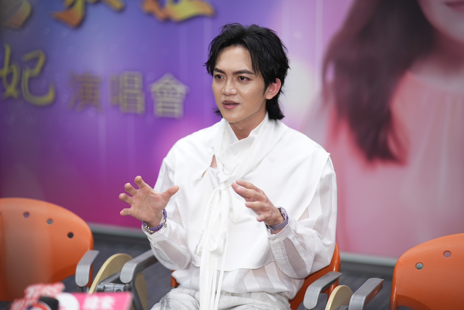 胡瓜被指節目「襲胸」籃籃　郭忠祐還原現場「角度問題」