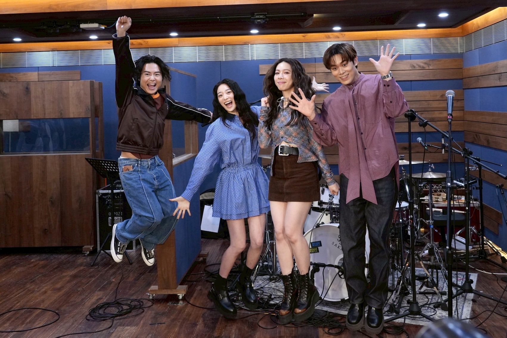 告五人首度叩關金馬獎，難掩興奮之情。（圖／記者陳明中攝）