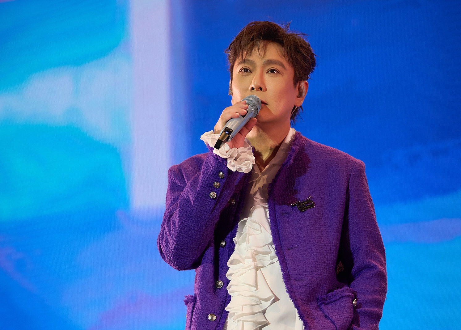 張信哲國際歌友會被控繳錢不給禮品　官方發聲回應了